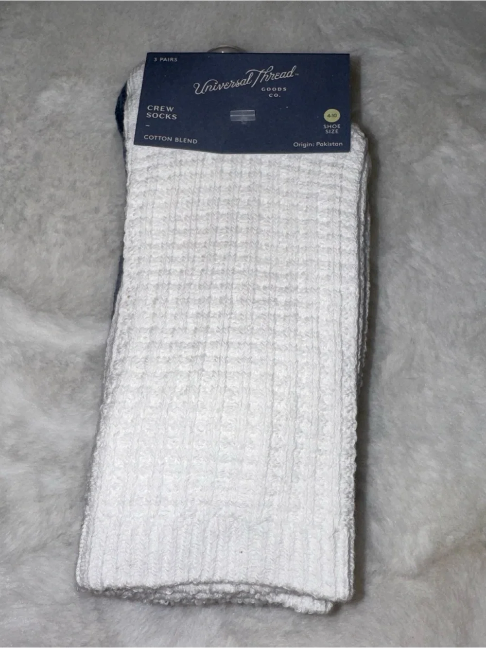 NEW universal thread crew socks